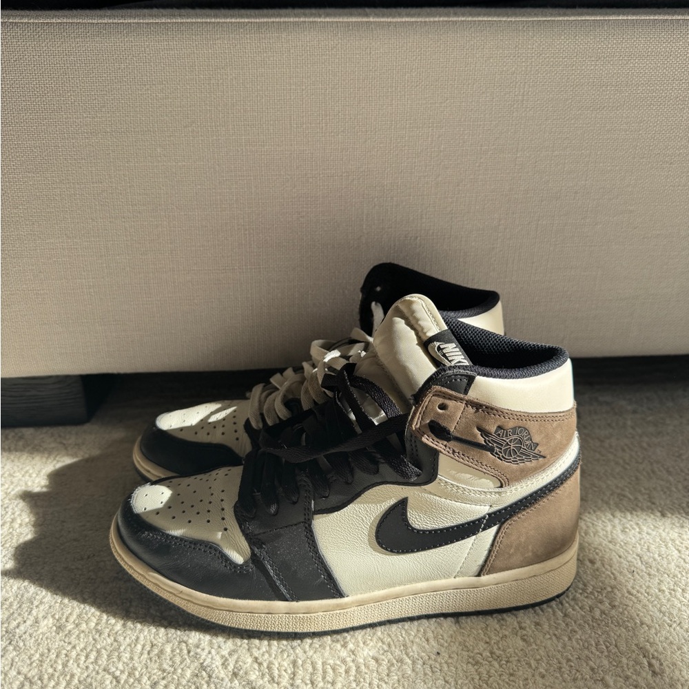 Jordan 1 Mocha Retro High - Picture 2 of 4